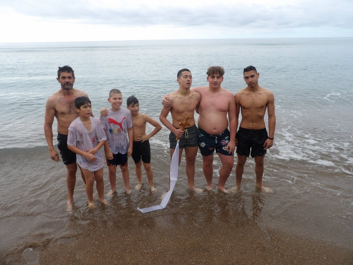 Alt